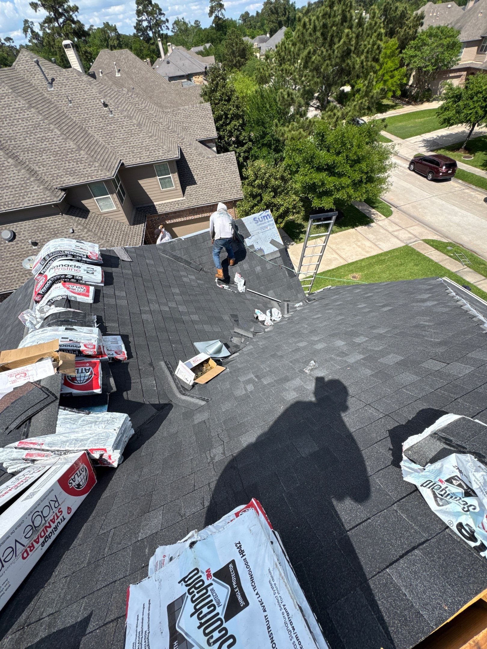 Atascocita Roof Installation using Atlas Pinnacle Pristine by Modern BYLT Roofing & Construction