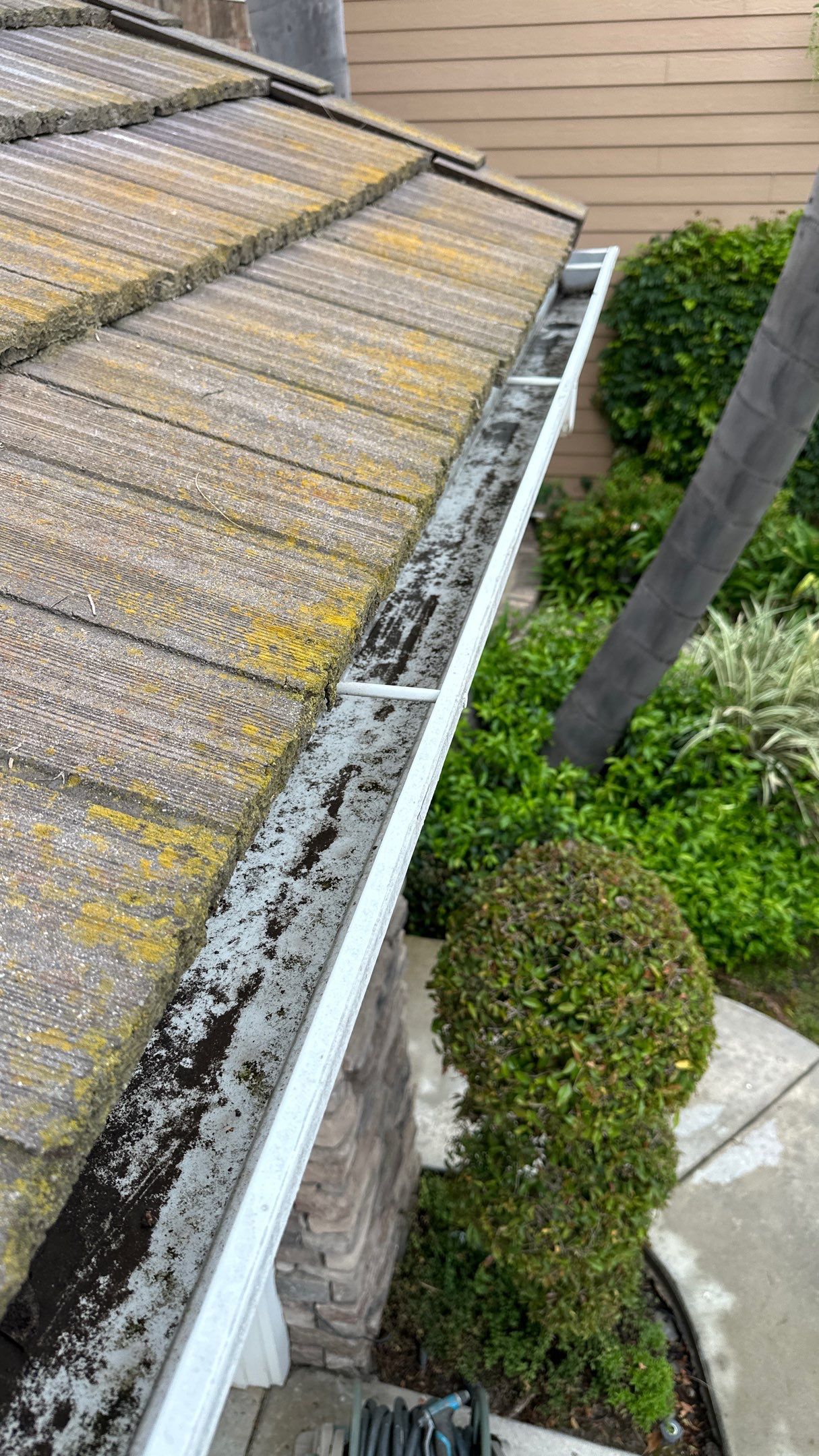 Irvine Gutter Cleaning by Property Cleaning Experts