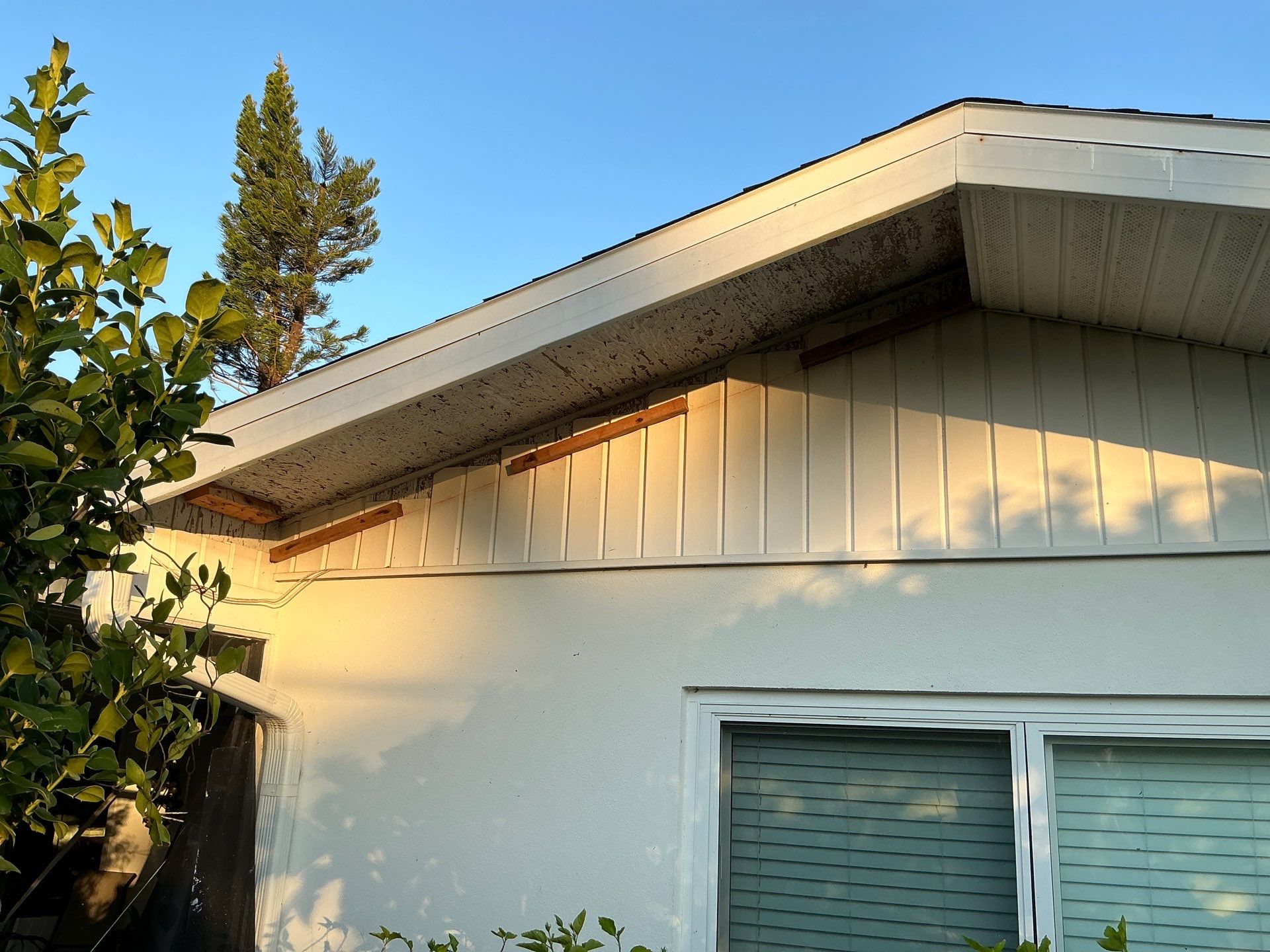 Soffit White Vinyl Installation FL by Gutter Professors
