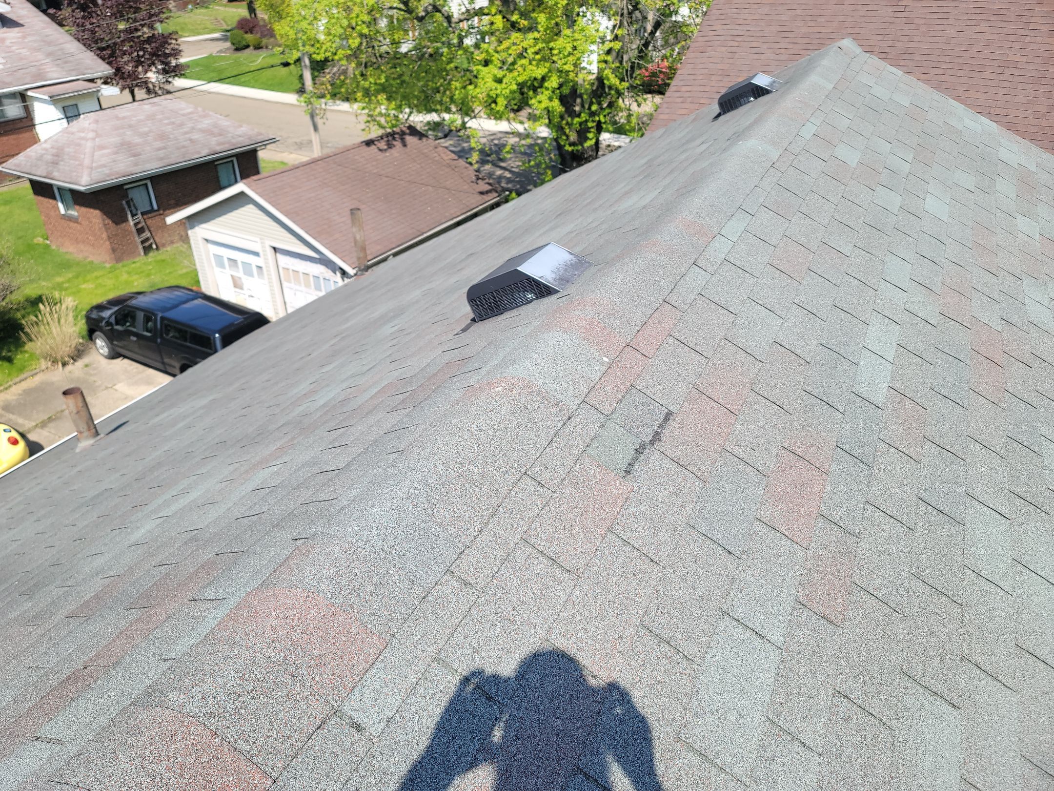 ATLAS PINNACLE COLOR: BURNT HICKORY DRIP EDGE: WHITE by Eagle Eye Roofing