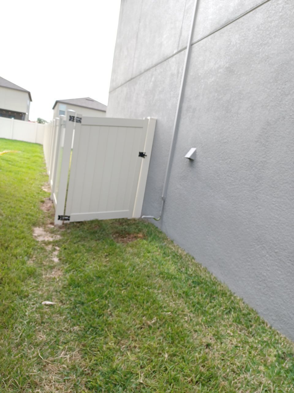 Sun City Center, FL Install 6 ft. tall Tan Vinyl Privacy Fence by Asap fence and gates, LLC