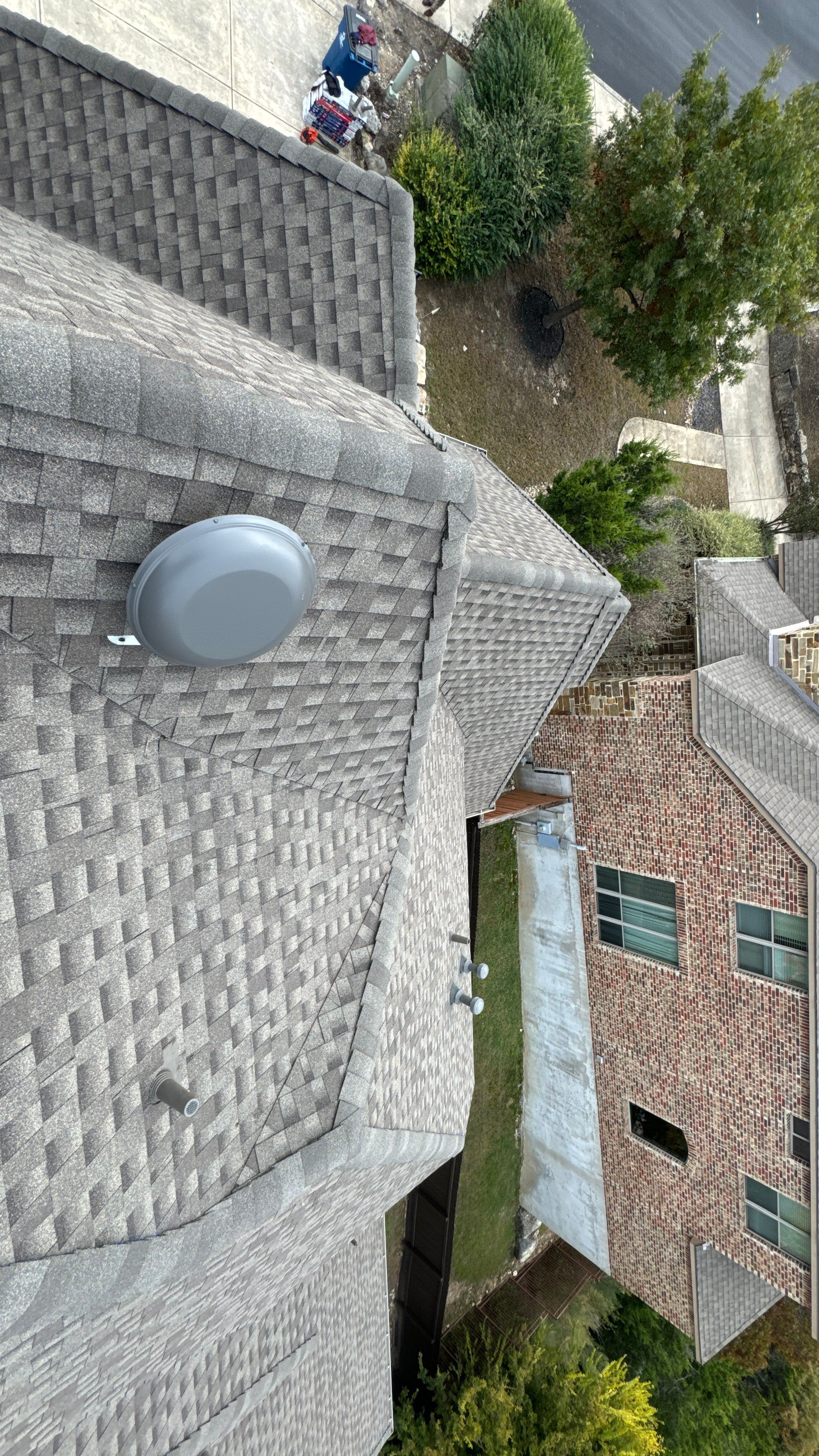 GAF HDZ - Weathered Wood by Elite Roofing LLC