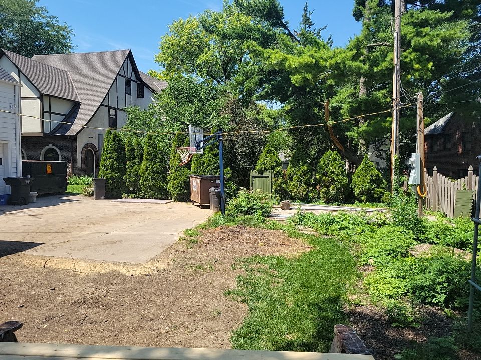 A Beautifully Landscaped Home Retreat by New Horizon Landscapes