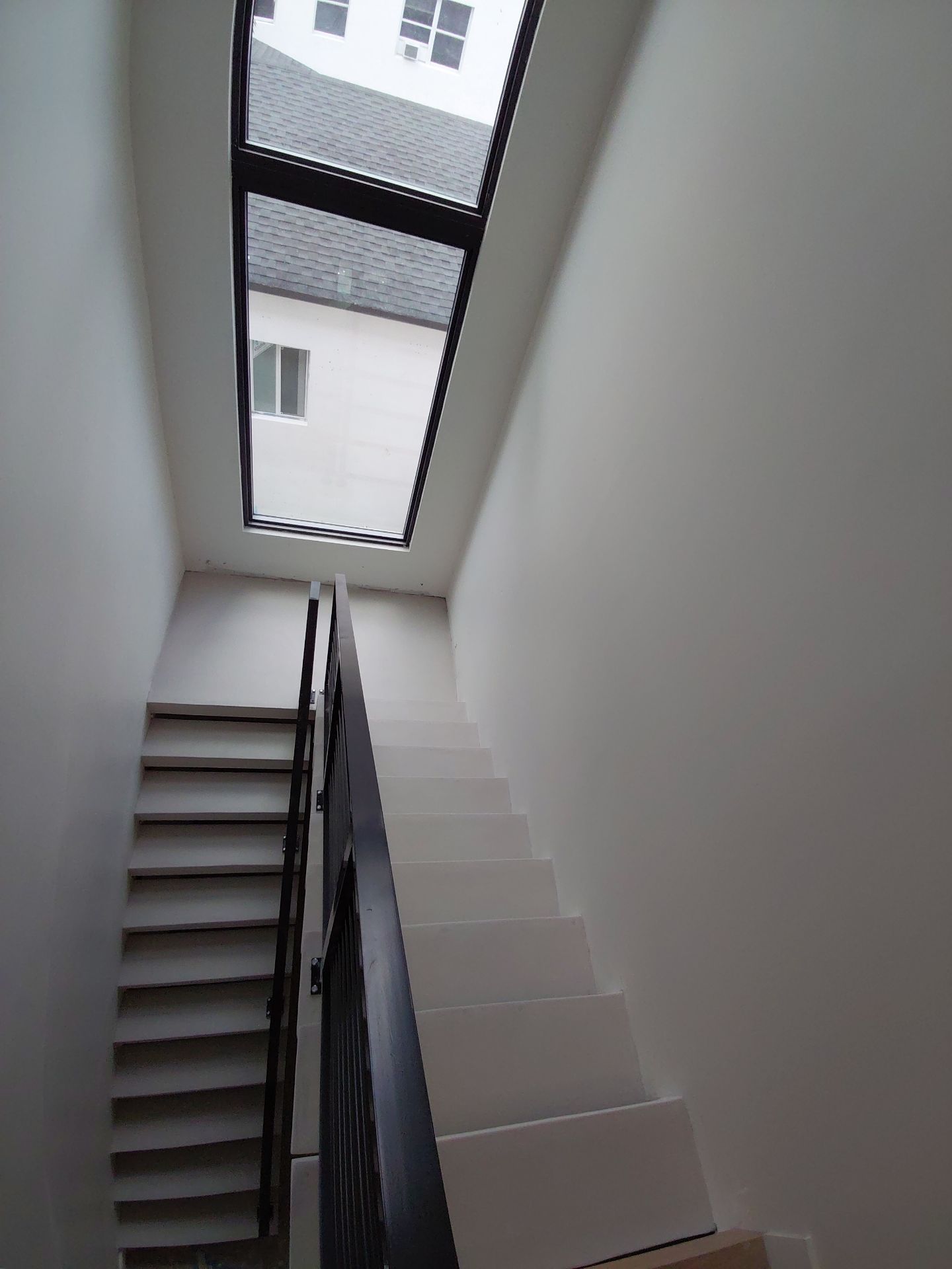 Floating Steps with microtopping by Seamless Surfaces