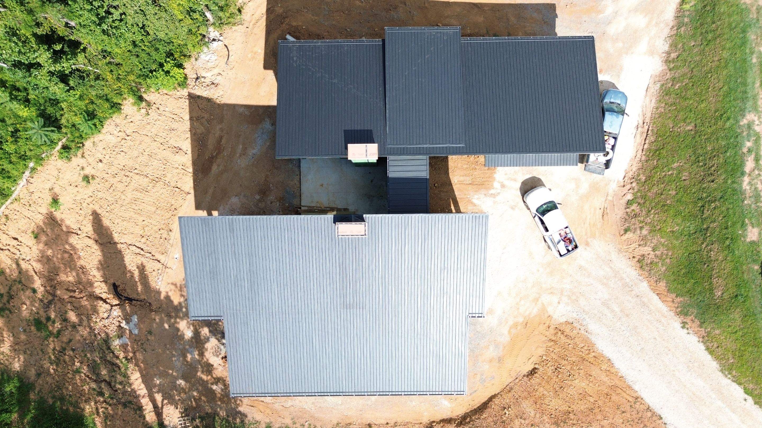 Lot 32 by Omnia Roofing