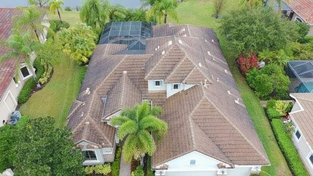 Tile Roof, Gutter & Pool Cage Cleaning – Lakewood Ranch Country Club, Lakewood Ranch, FL by Sunshine AquaWash