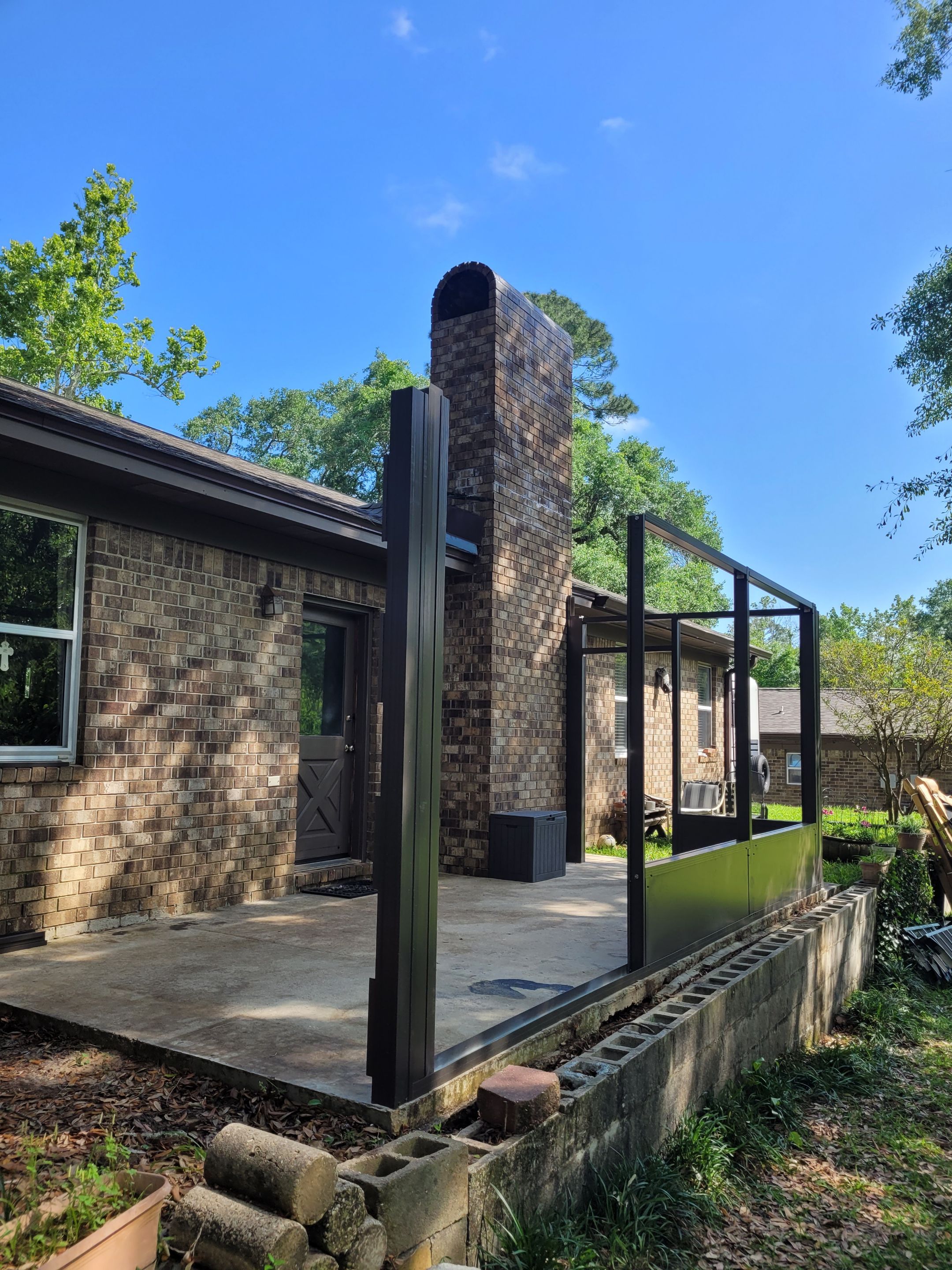 Pensacola Screen Room Using Colorbeam by Titan Sunrooms
