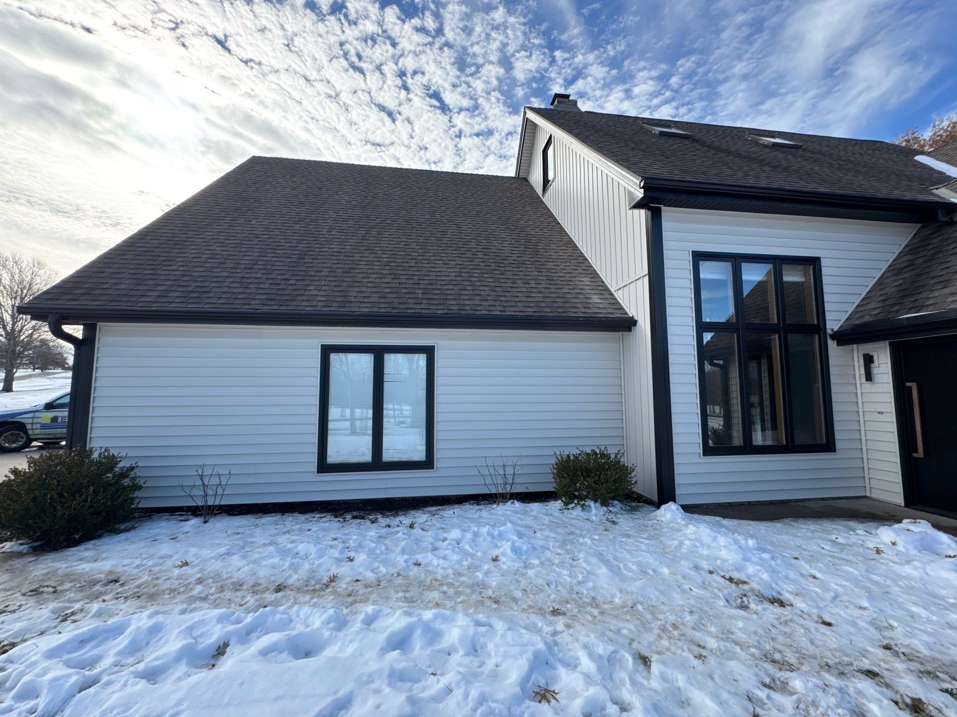 Siding Installation using Craneboard in Liberty Mo  by EEC  Windows, Siding & Roofing 