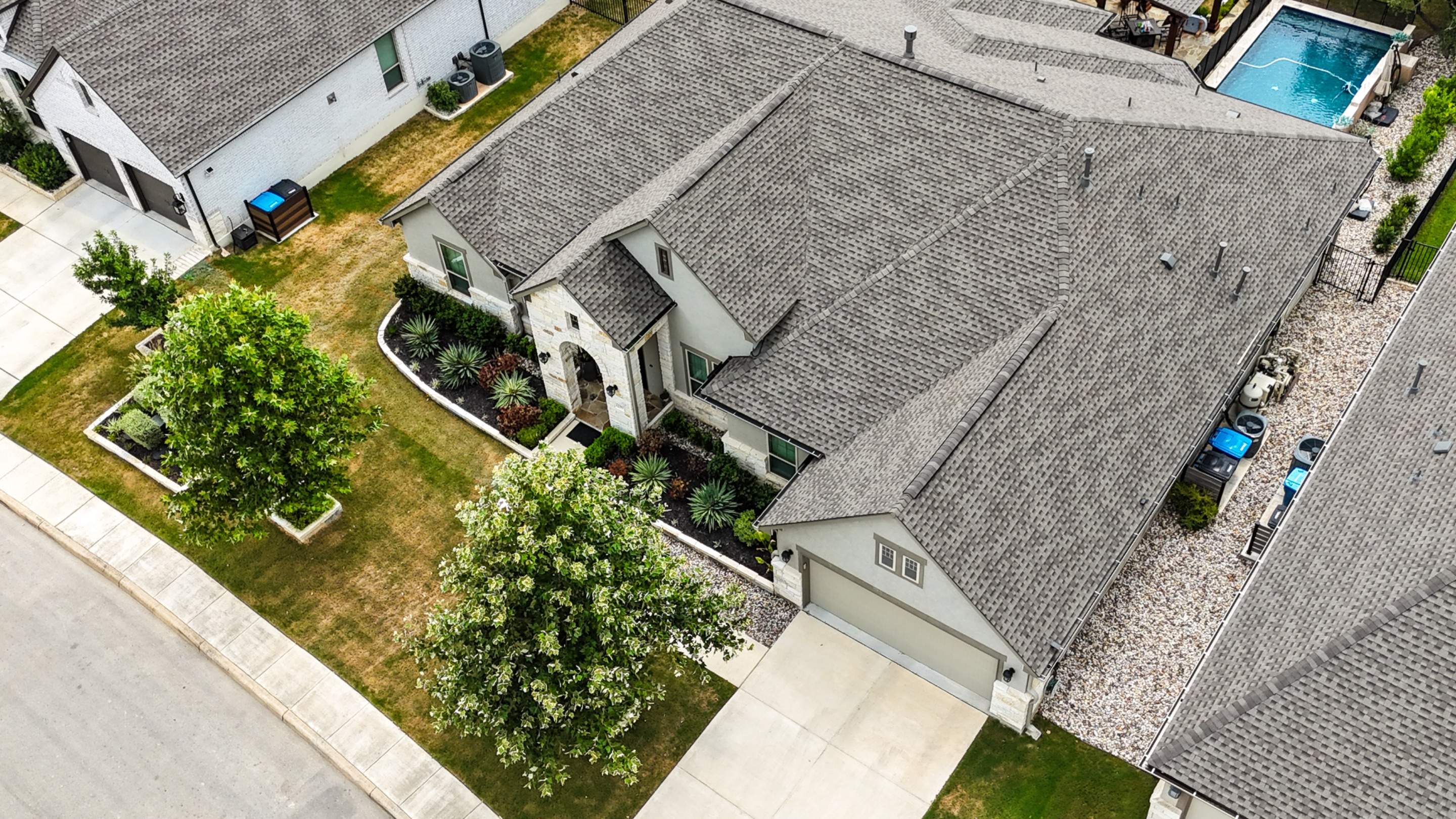 Royal Oak Estates - San Antonio,TX by Hole In One Lawns, LLC