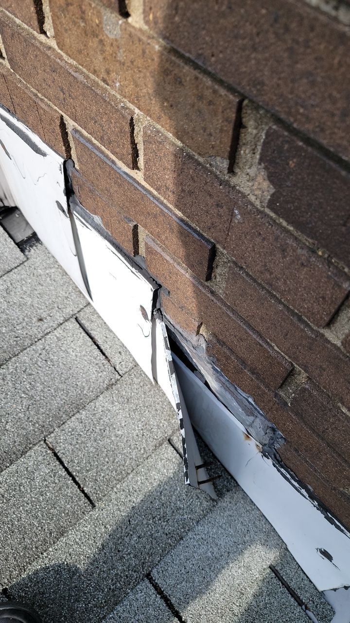 Brand: Atlas Pinnacle Color: Pristine Scotchgarde Pewter Drip: White by Eagle Eye Roofing