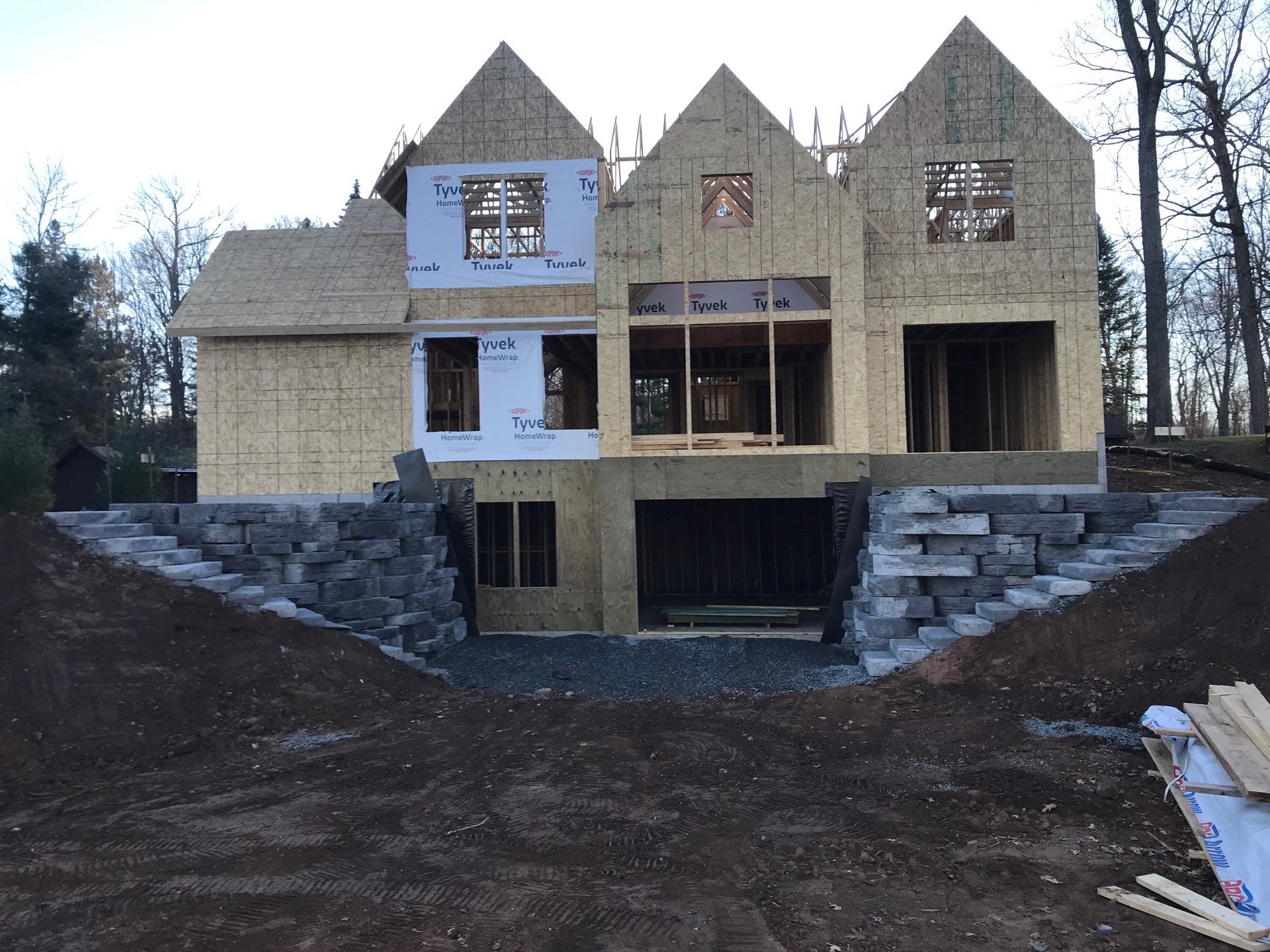 Rosetta Outcroppng Wall/ Steps by Balsam Lake Pro Lawn