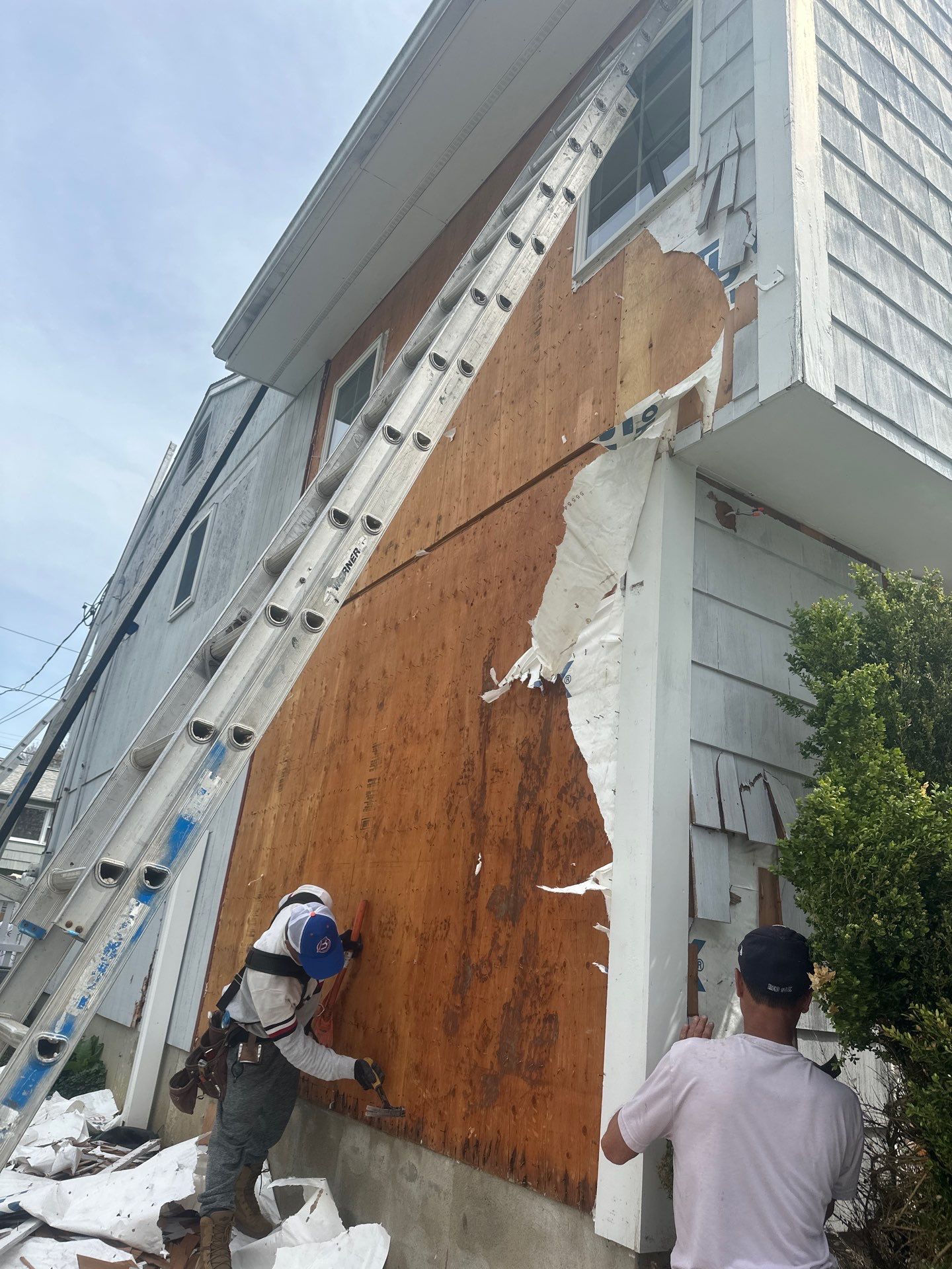 Siding Installation using Certainteed Cedar Impressions Straight Edge Perfection Shingles - D7 - Pacific Blue by A Plus Exterior