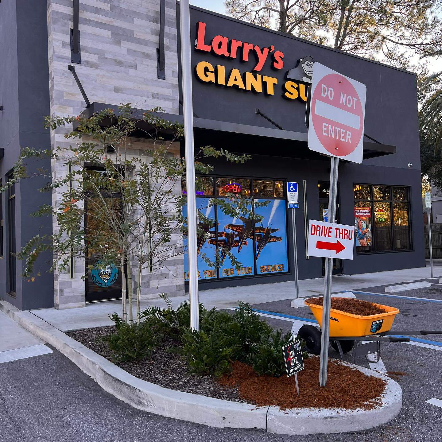 Mulch Install | Larry's Giant Subs by ProGreen Services