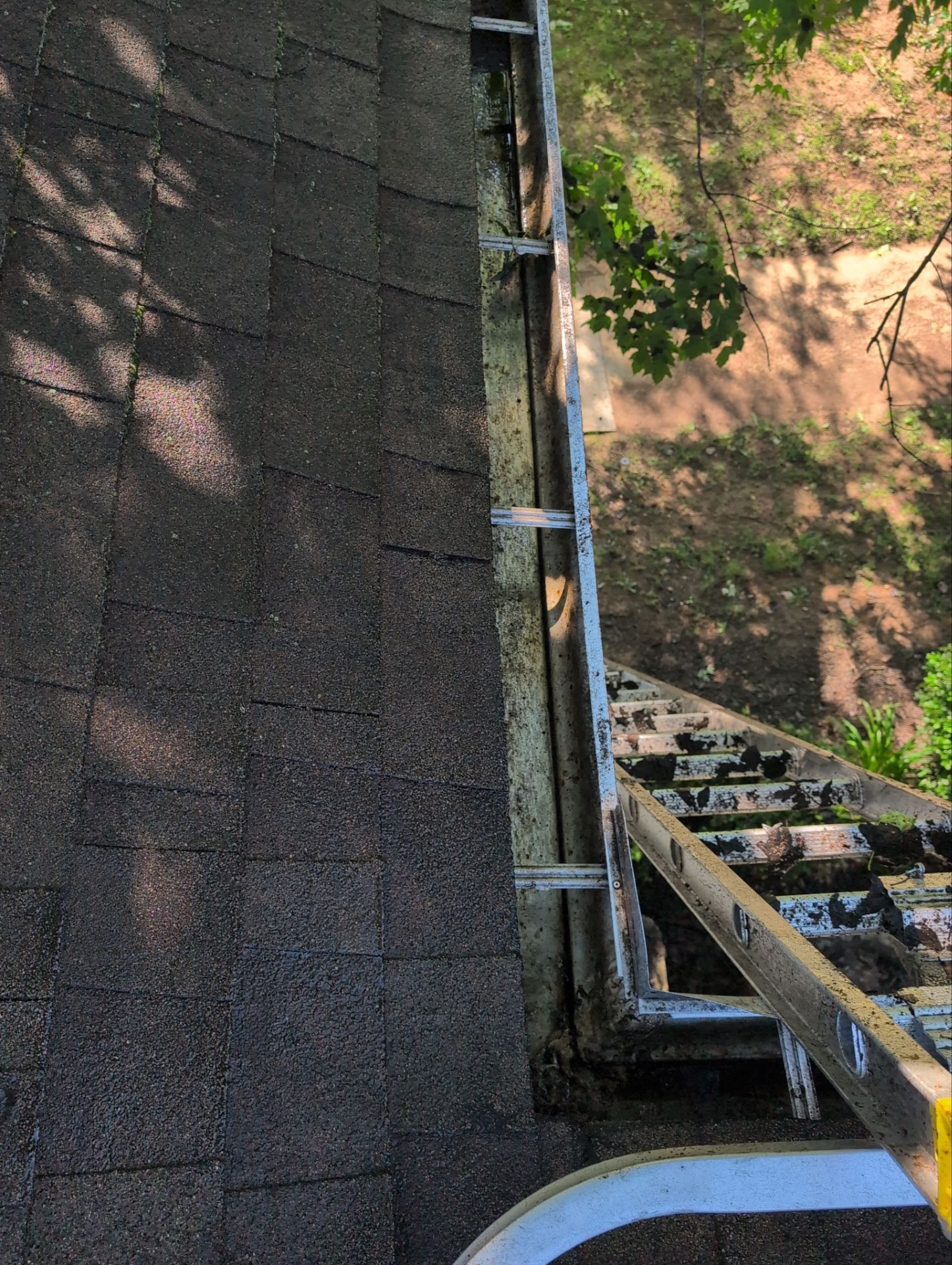 HOA gutter cleaning after photo.