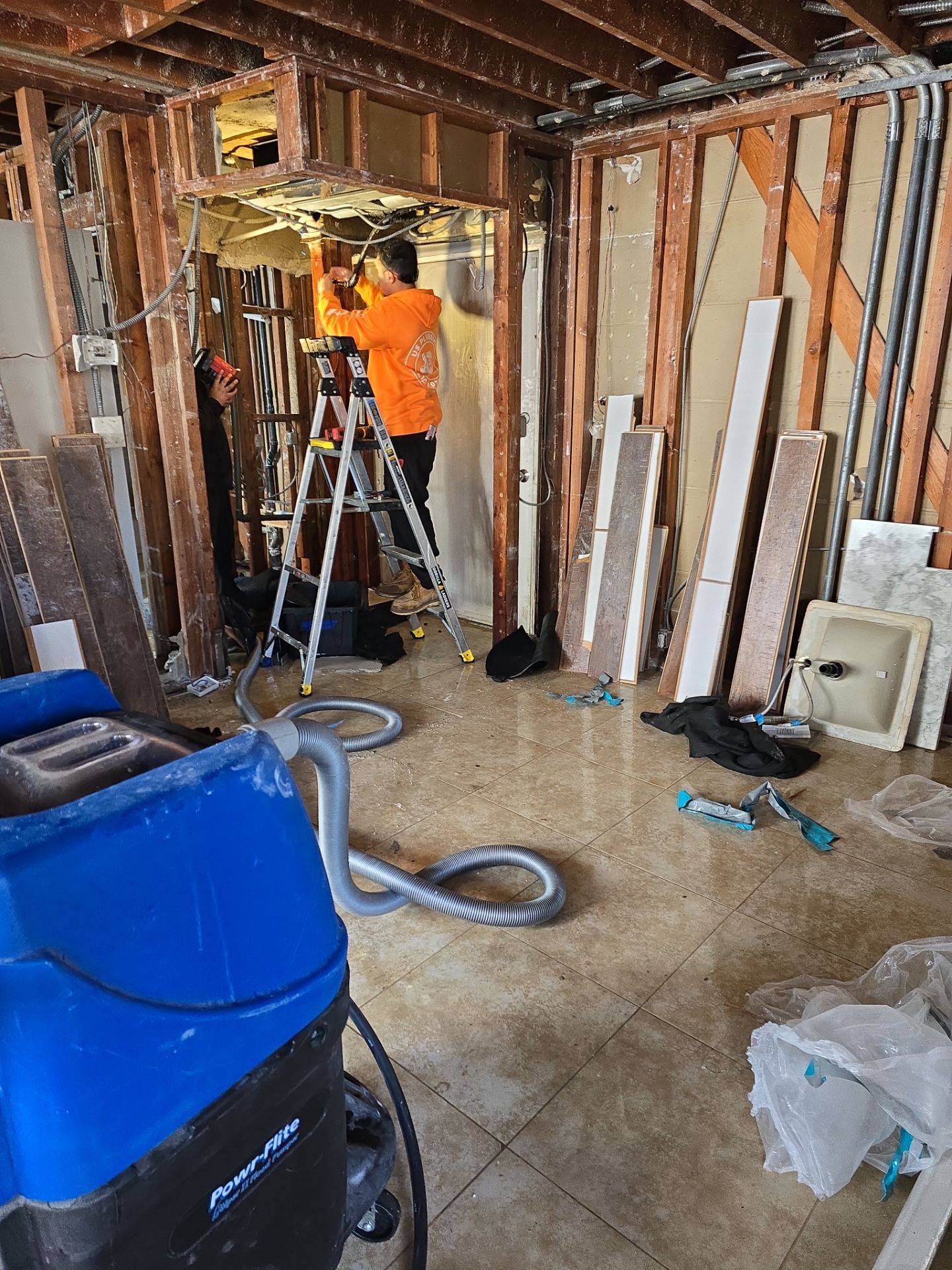 Emergency Leak Repair  by Us Plumbing 