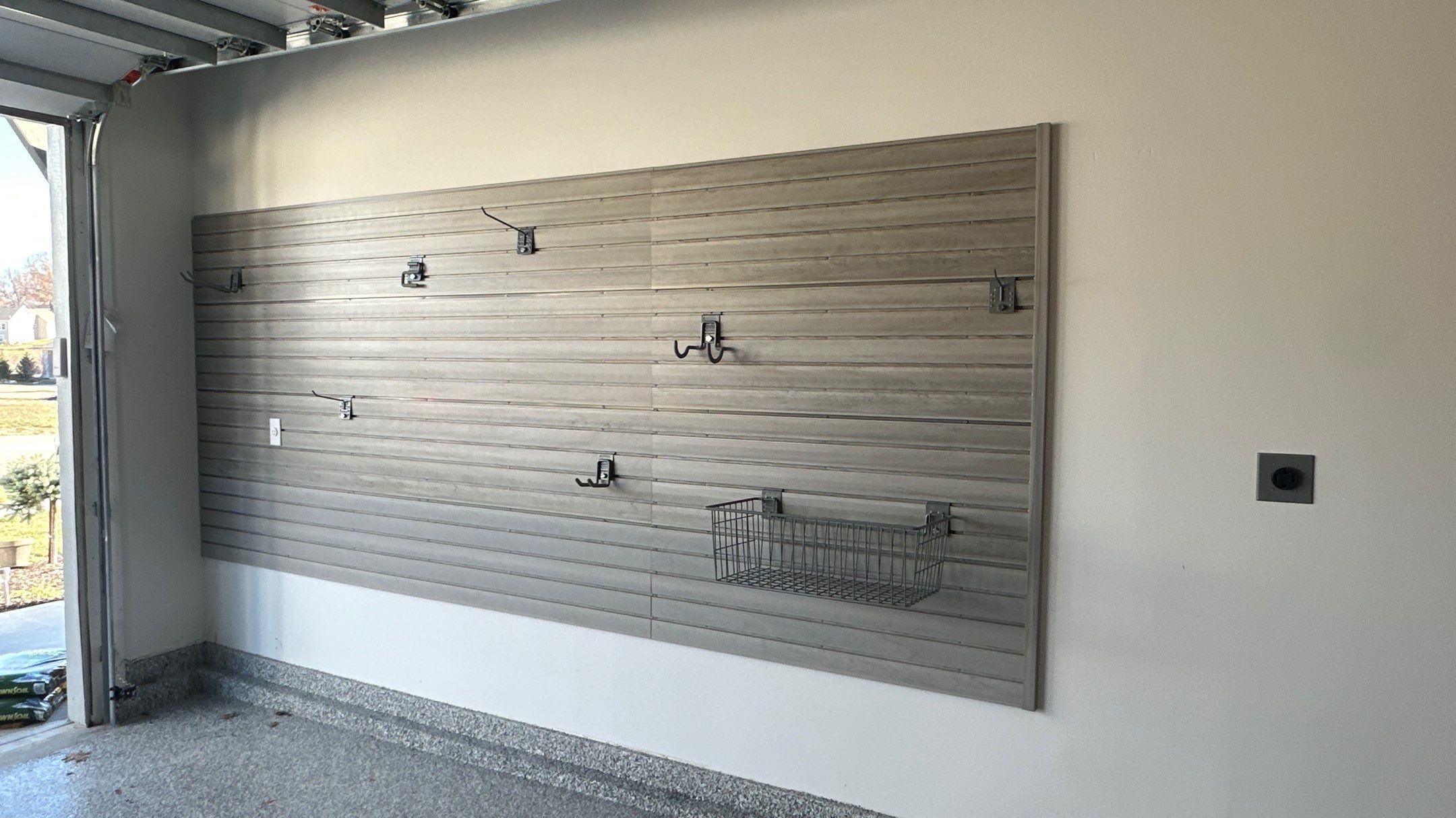 Stonhenge flake floors just look great. Wow!!! by Banner Garage