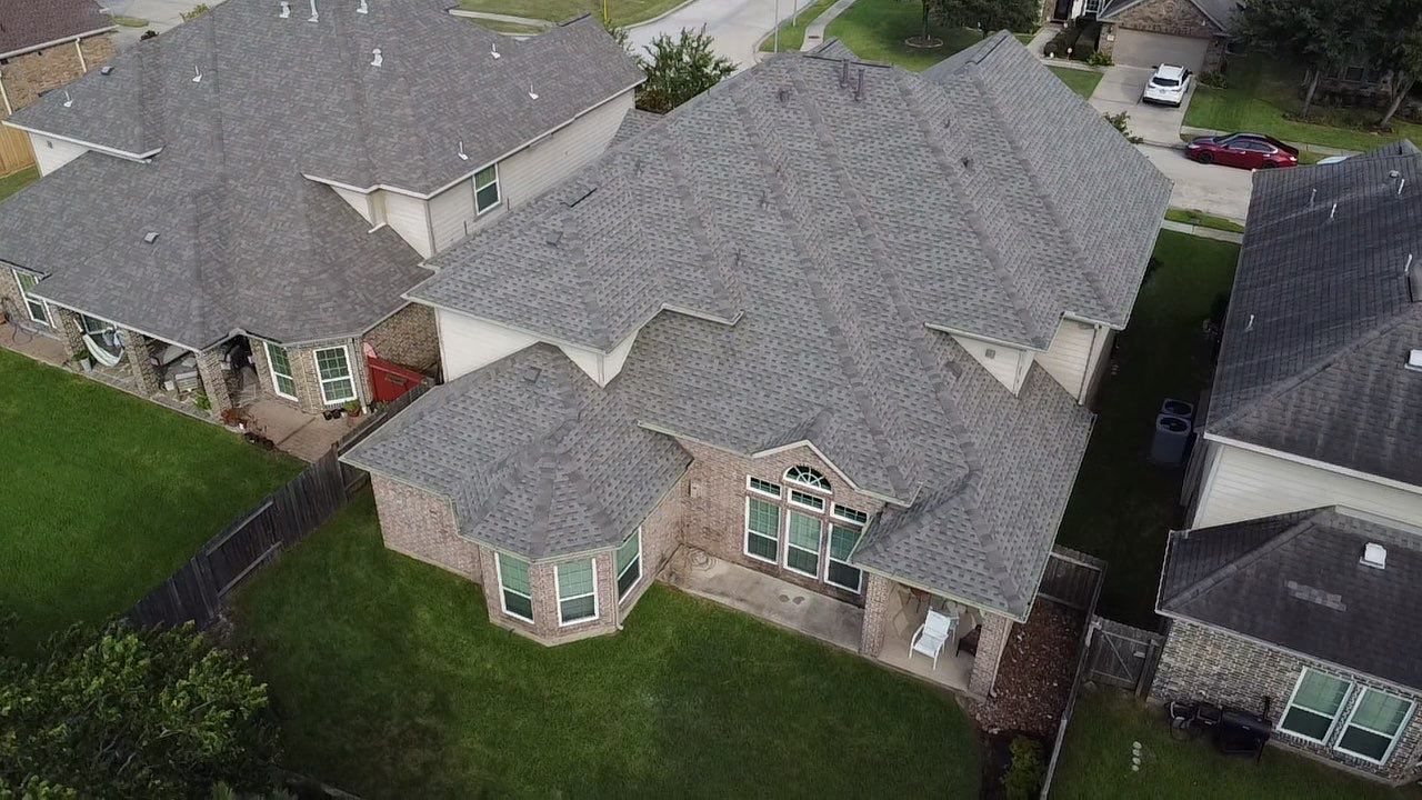 Ammaret H by Boss Hogg Roofing