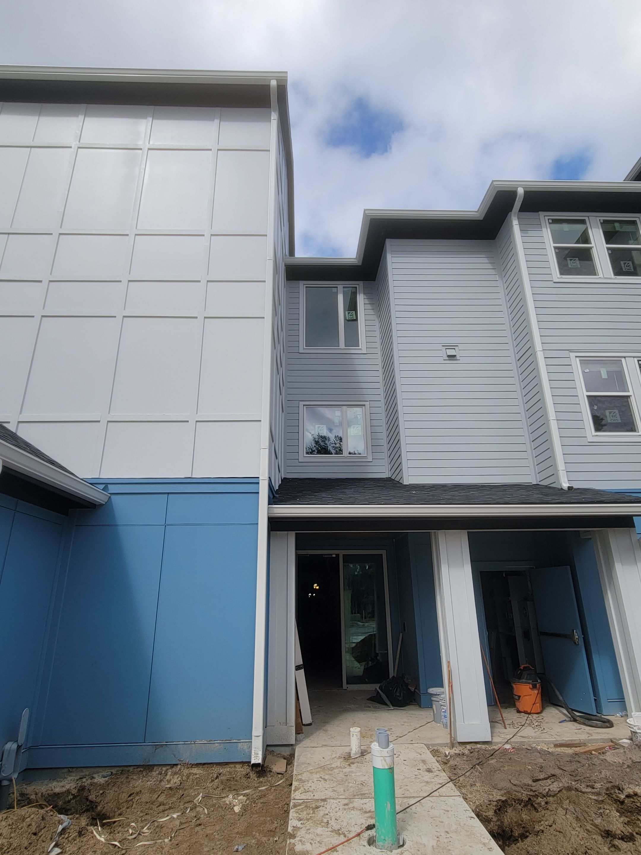 7-Inch Seamless Gutters for Large Roofs in Daytona Beach FL by Gutter Professors