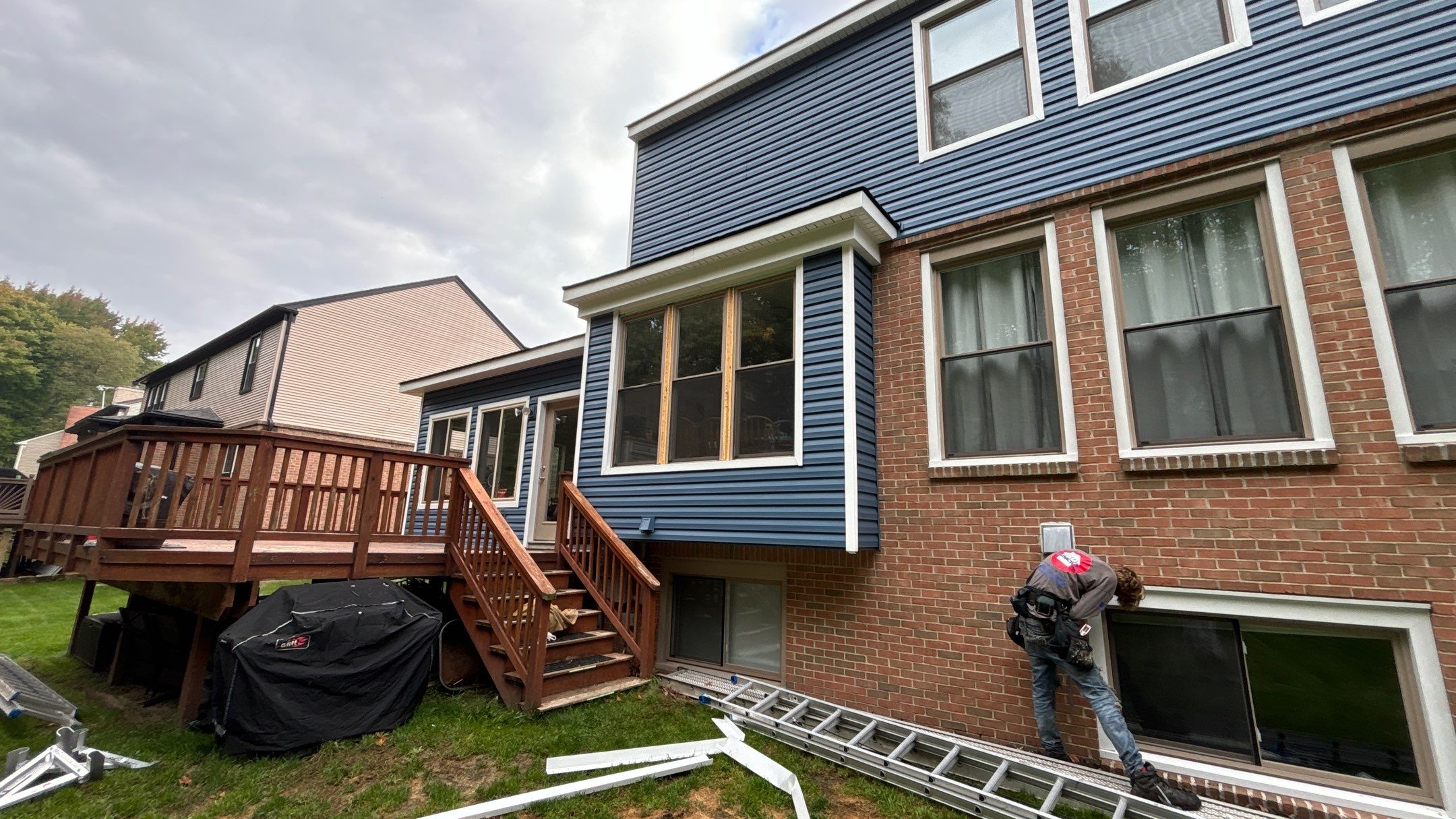 Siding Replacement using Alside Charter Oak D4.5" by 180 Contractors