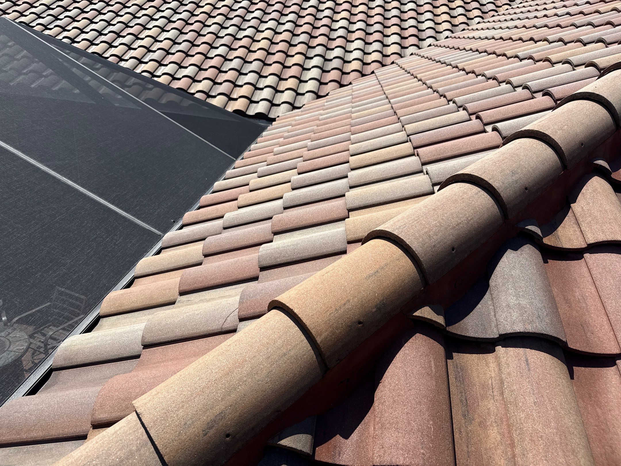 This project focused on a full gutter clean-out to restore proper water flow and prevent overflow issues.  Our scope of work included: 	•	Removing heavy leaf and pollen buildup from the gutter system 	•	Clearing out clogged sections along the rear gutters near the pool cage, where debris tends to accumulate more heavily 	•	Inspecting and cleaning the front gutter guards, which had several blocked areas restricting water flow 	•	Ensuring all downspouts and channels were flowing properly after service  Even with gutter guards installed, debris like pollen, shingle grit, and fine organic matter can still build up over time—especially in Florida’s environment. Regular maintenance helps prevent water damage, overflow, and staining on exterior surfaces.  Another thorough job completed by Sunshine AquaWash® – keeping homes protected from top to bottom. by Sunshine AquaWash