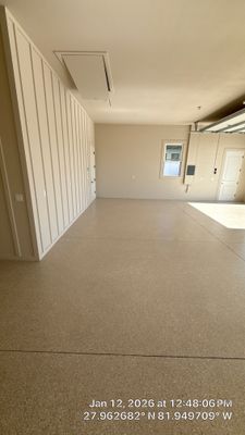 Sandstone Hybrid Flake Garage & Gravel Flake Utility Space