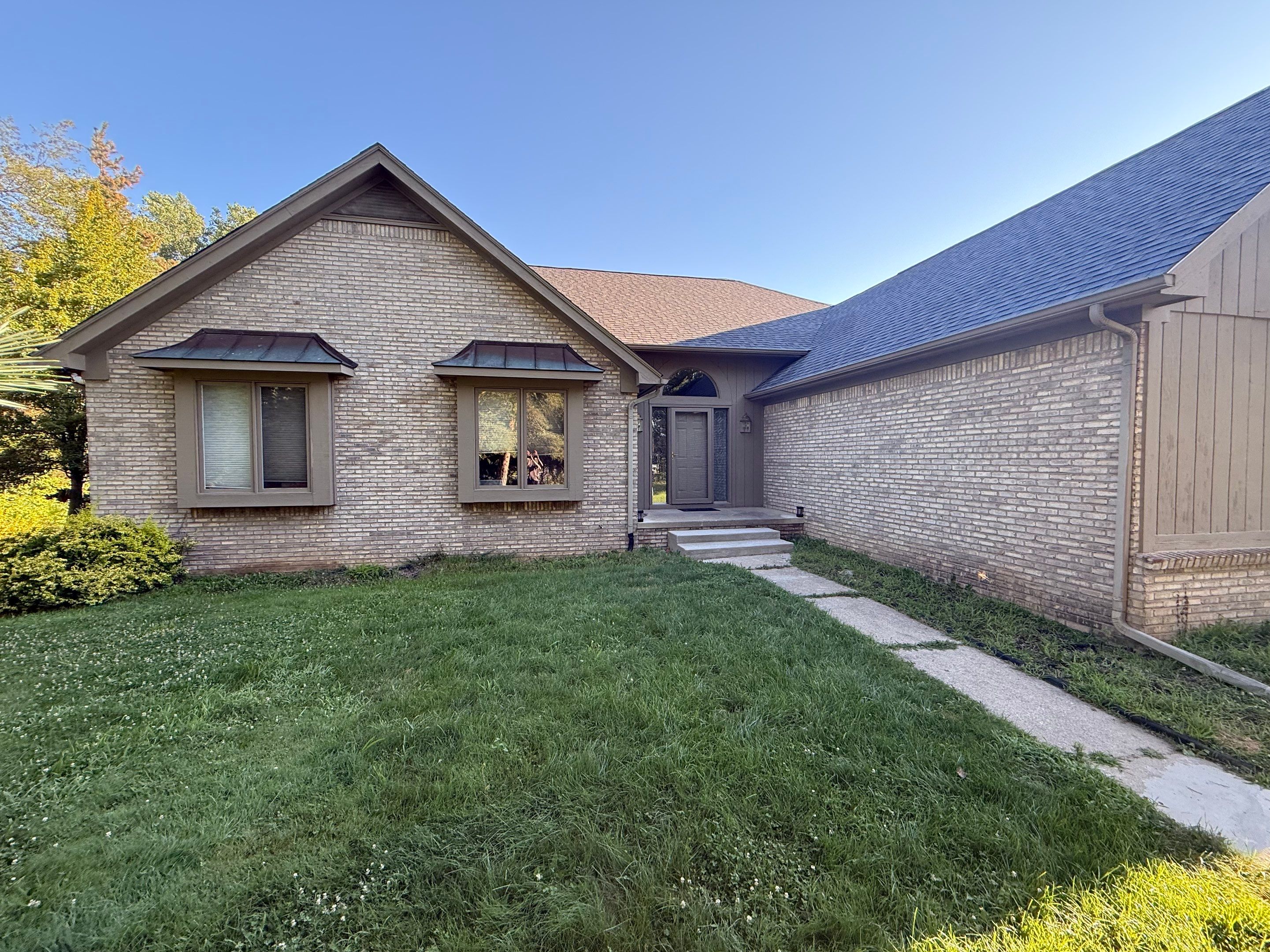 Siding Replacement using Alside Charter Oak D4.5" Laguna Blue by 180 Contractors