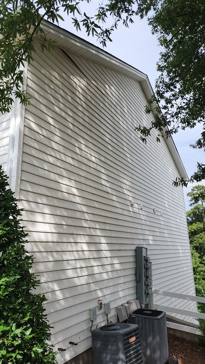 Appartment cleaning by Power Wash Masters LLC