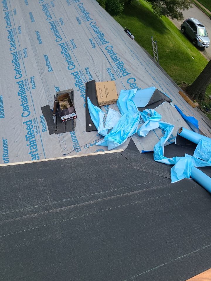 Burke: CertainTeed Landmark Pro Architectural Shingles in Max Def Weathered Wood by RM Banning, Inc.