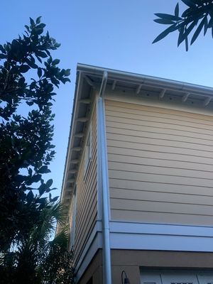 Half-Round Seamless Gutters in Destin FL
