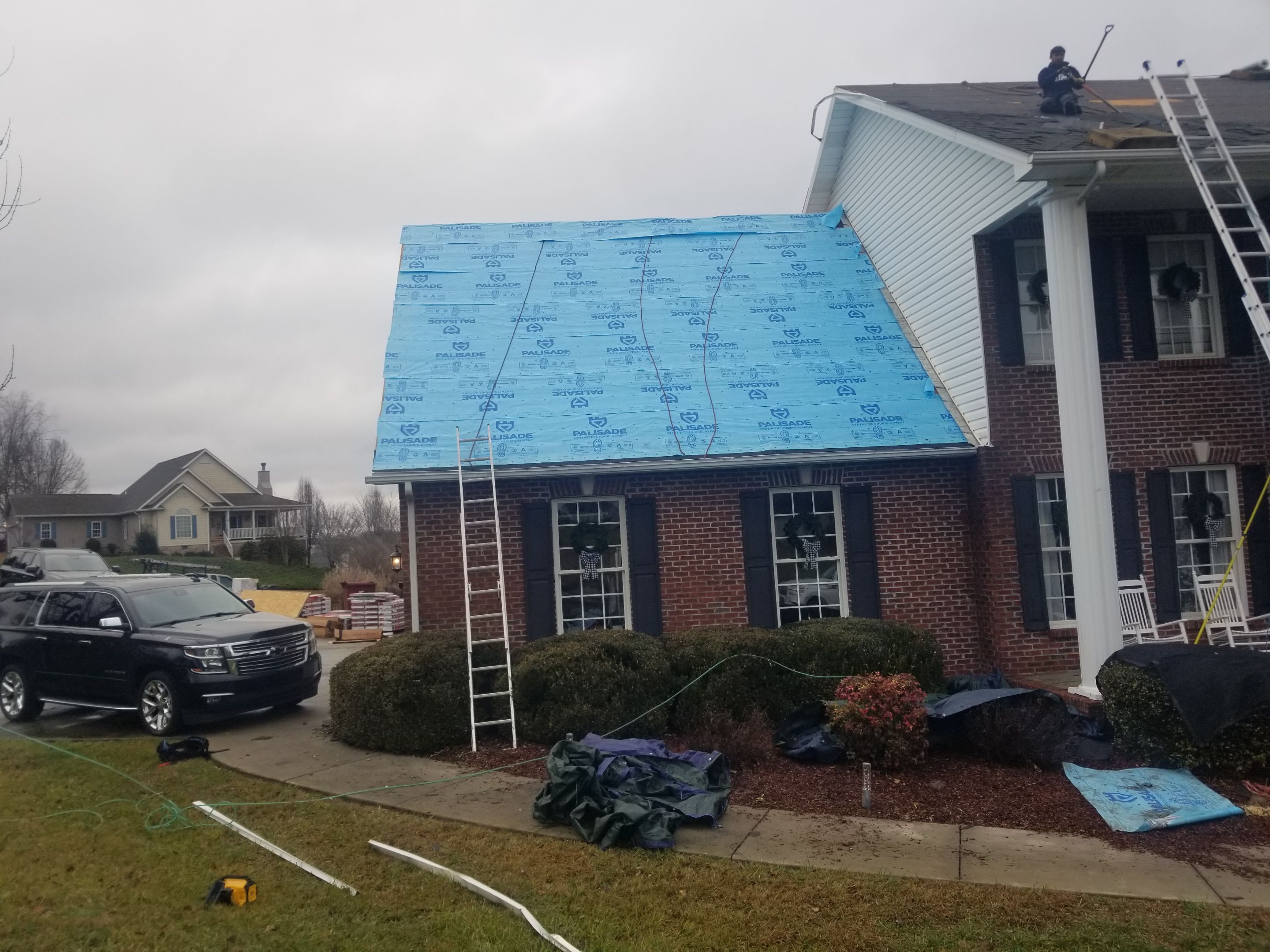 Phillips Residence  by Omnia Roofing