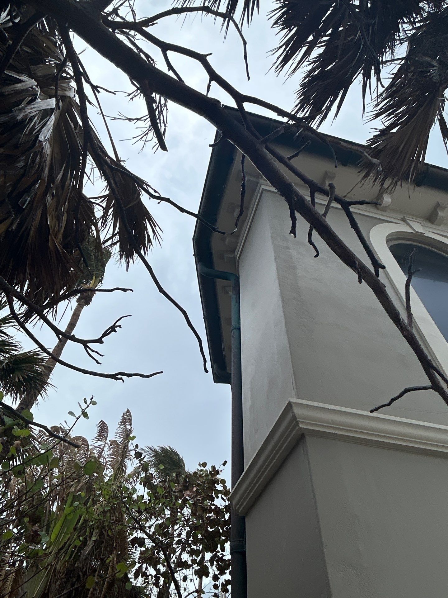 Half-Round Aluminum Gutters Installed in Nokomis FL by Gutter Professors