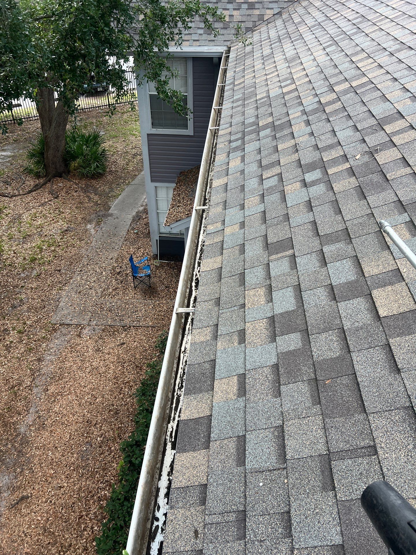 HOA gutter cleaning after photo.