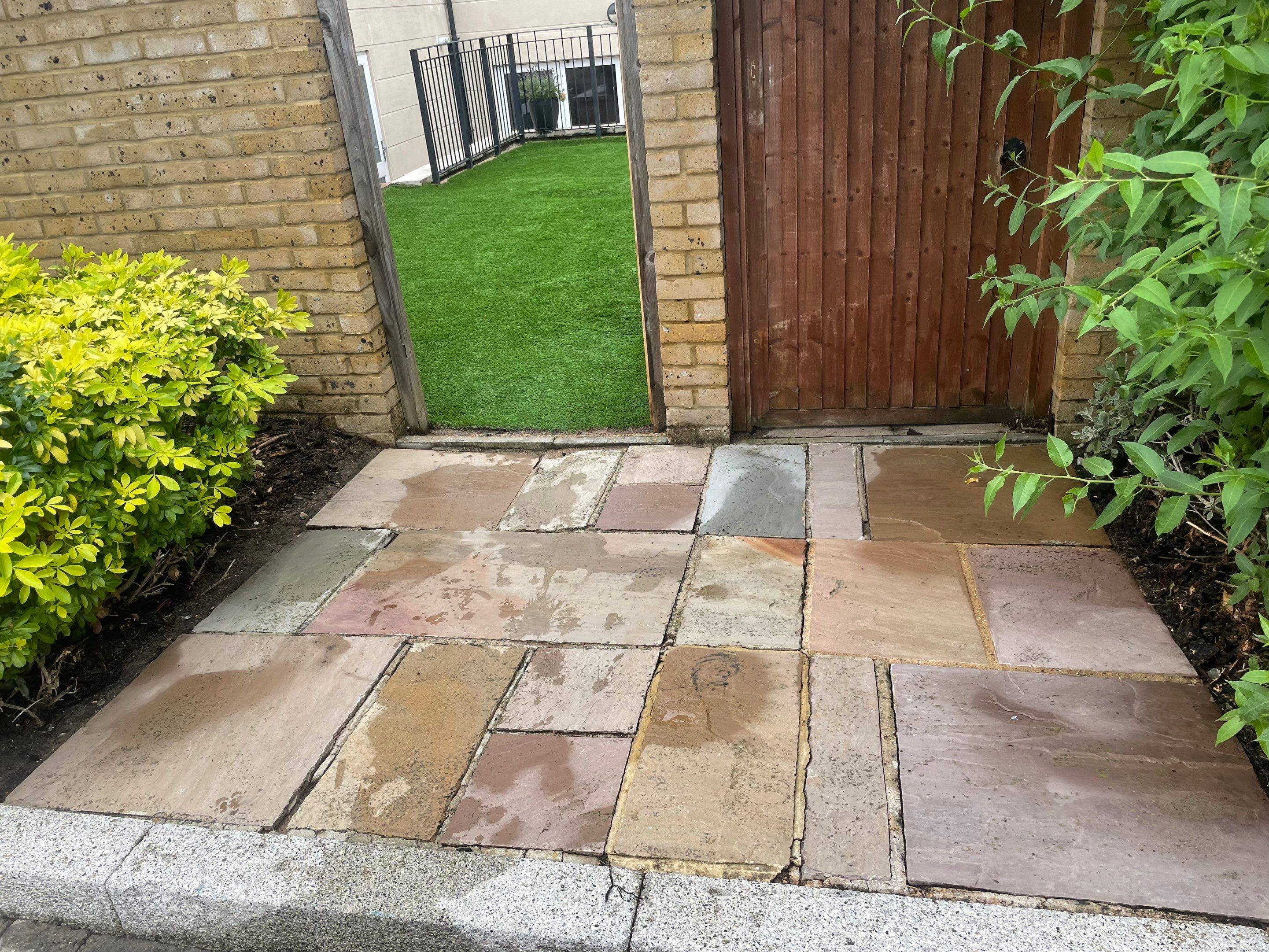 Exterior Clean using Mosmatic Flat Surface Cleaner by Ges Exterior Cleaning ltd