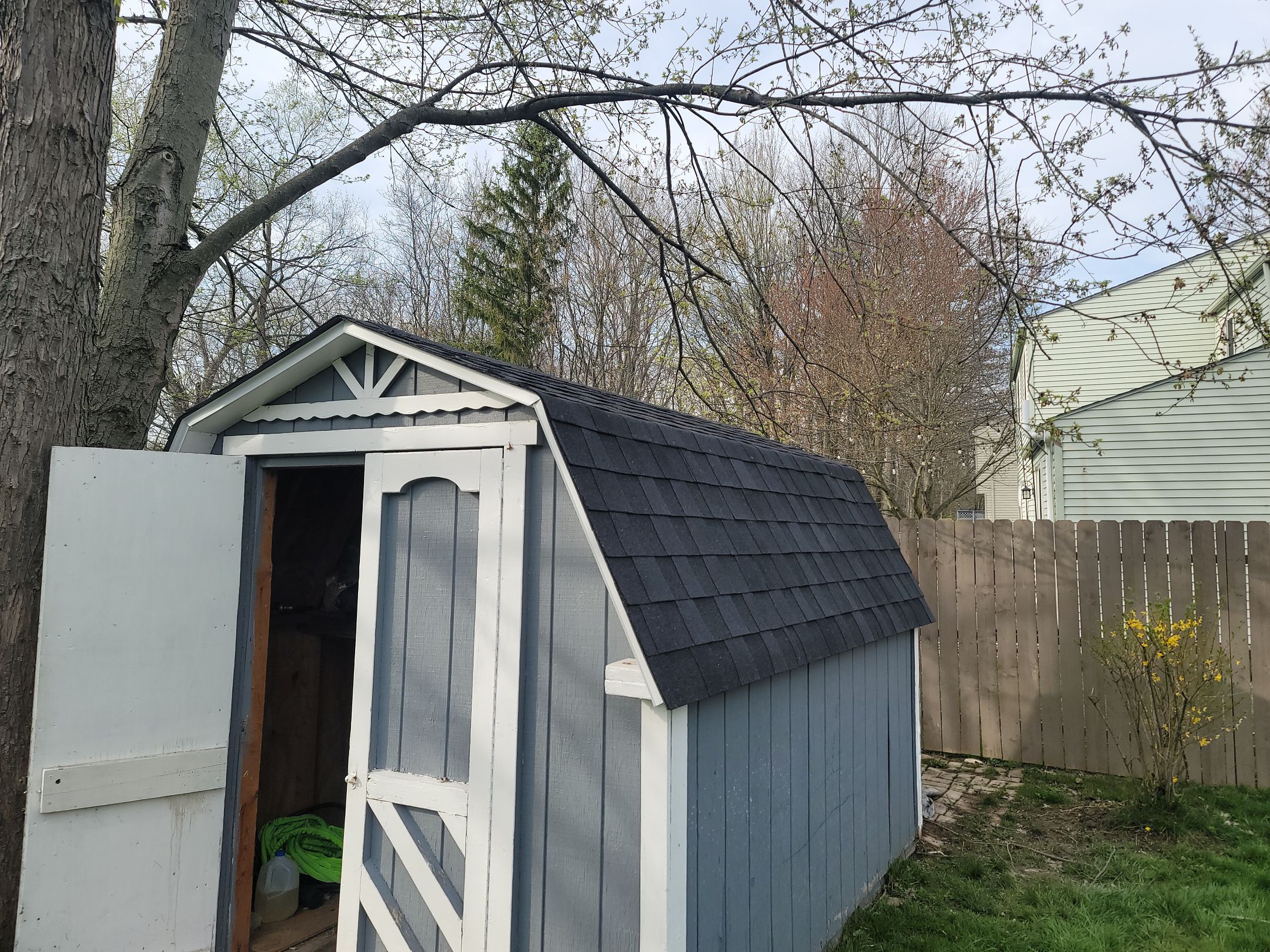 ATLAS PINNACLE COLOR: BLACK SHADOW DRIP EDGE: WHITE by Eagle Eye Roofing