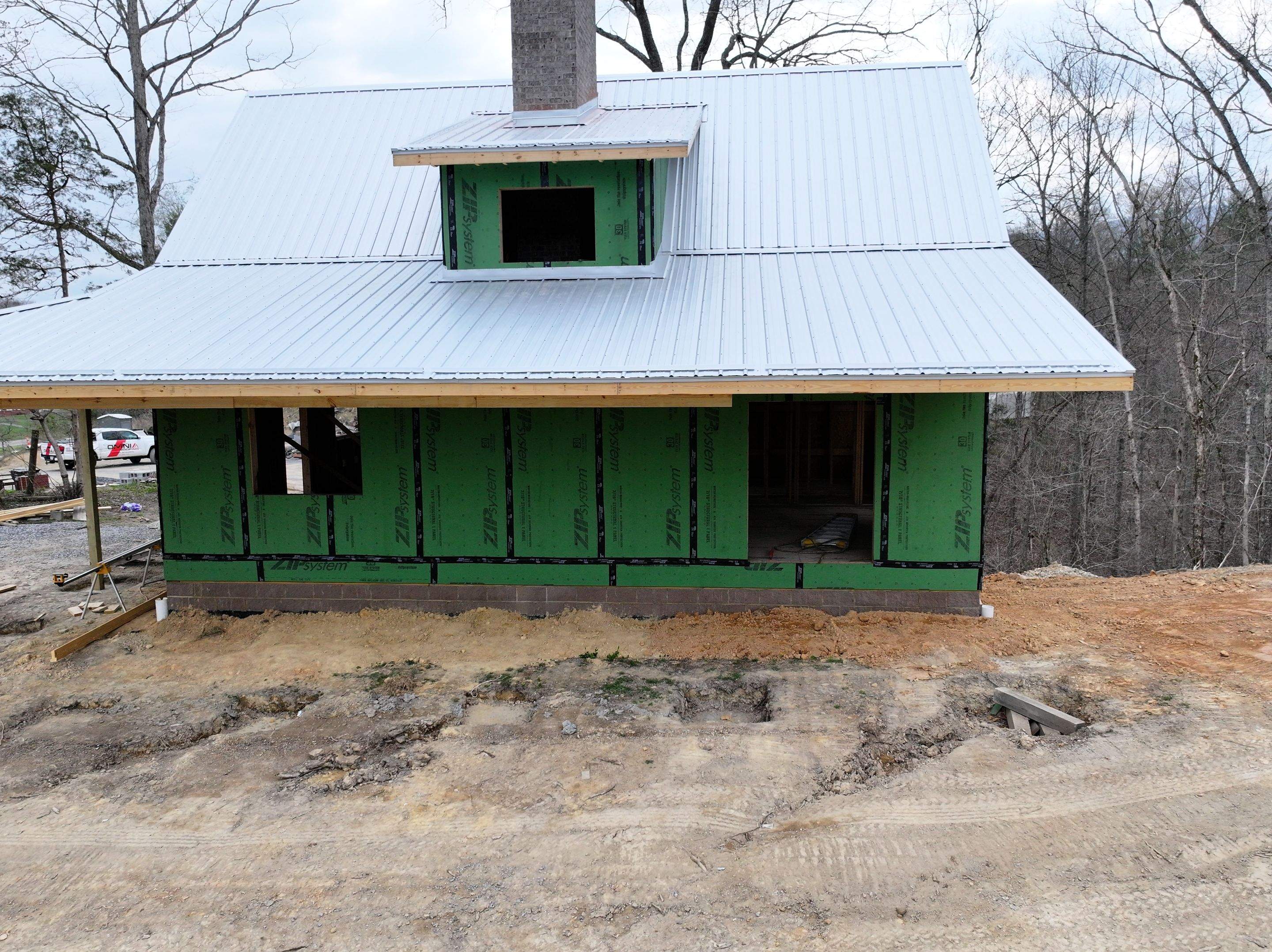 Cox Residence by Omnia Roofing