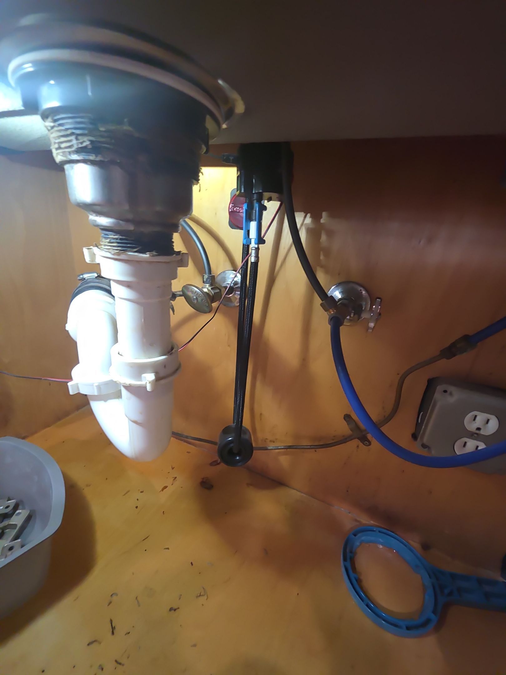 We  conducted an Inspection of this residential property to verify the condition and performance of the property. by Picos Construction Engineering