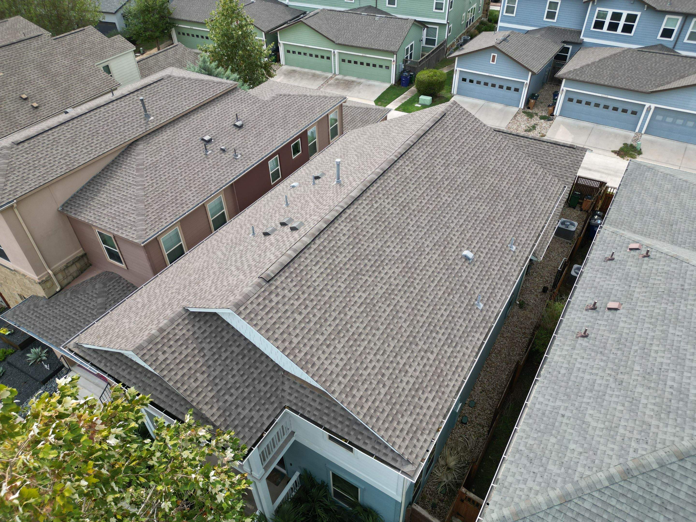 Weathered Wood - GAF Timberline HDZ by RoofsOnly.com