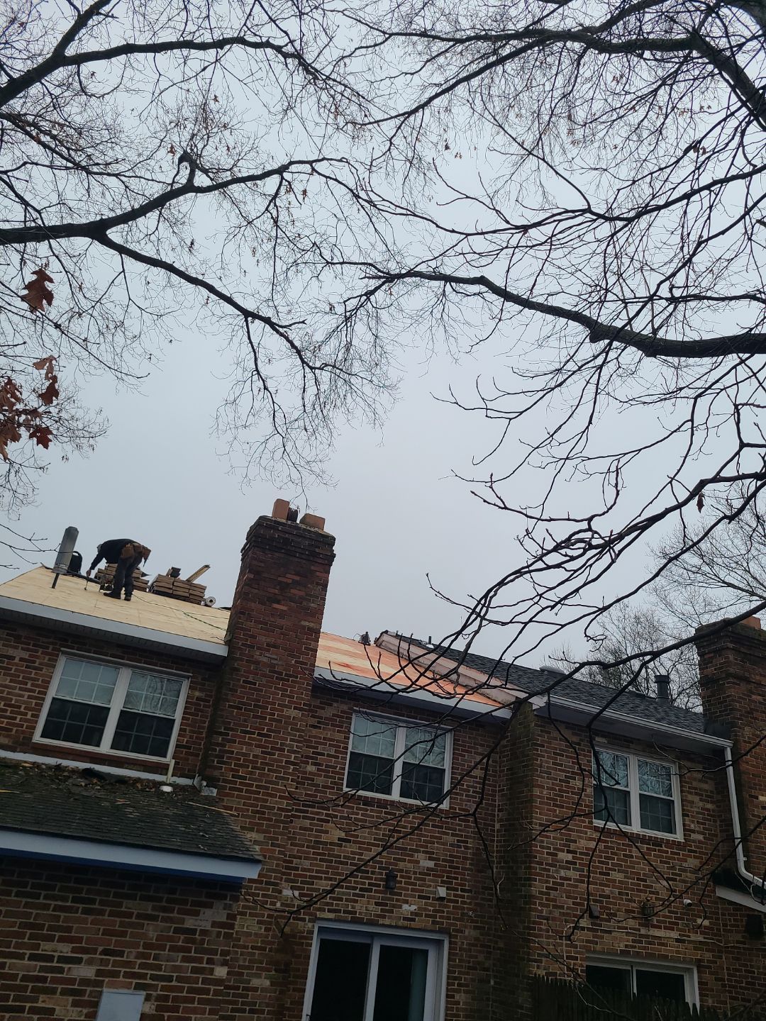 Vienna: Residential Roof Replacement with CertainTeed Landmark Pro in Max Def Weathered Wood by RM Banning, Inc.