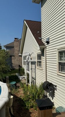 Turtle Shell gutter protection installation in Naperville, IL 60540, photograph 8