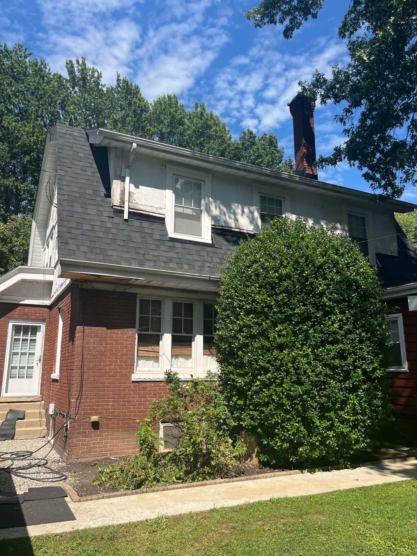 Charleston WV IKO Dynasty Roof Replacement – Premium Asphalt Shingles & Expert Installation by Mr. Roofer