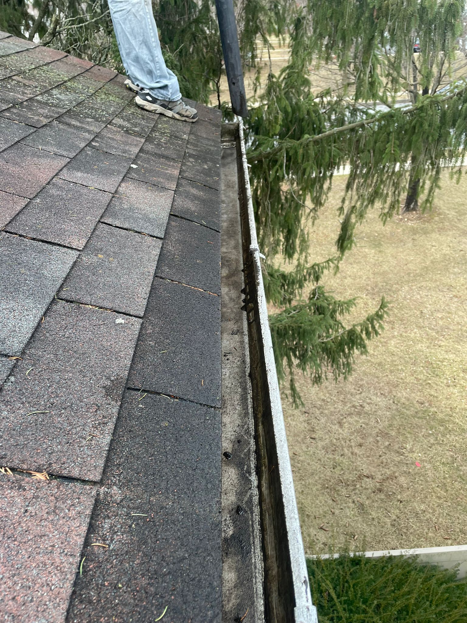 Commercial gutter cleaning Reading, PA after photo with clean gutters