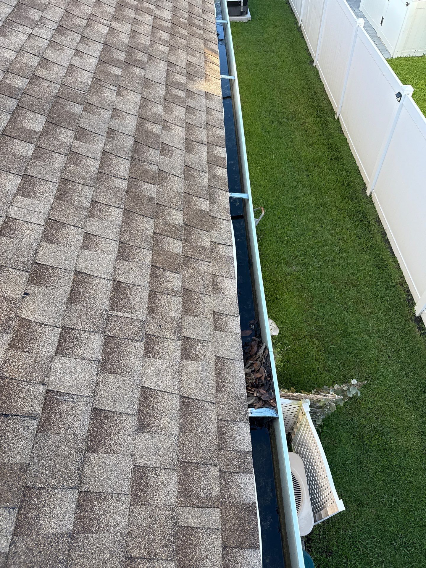 Gutter Cleaning Project – Oakley Place Community, Ellenton, FL by Sunshine AquaWash