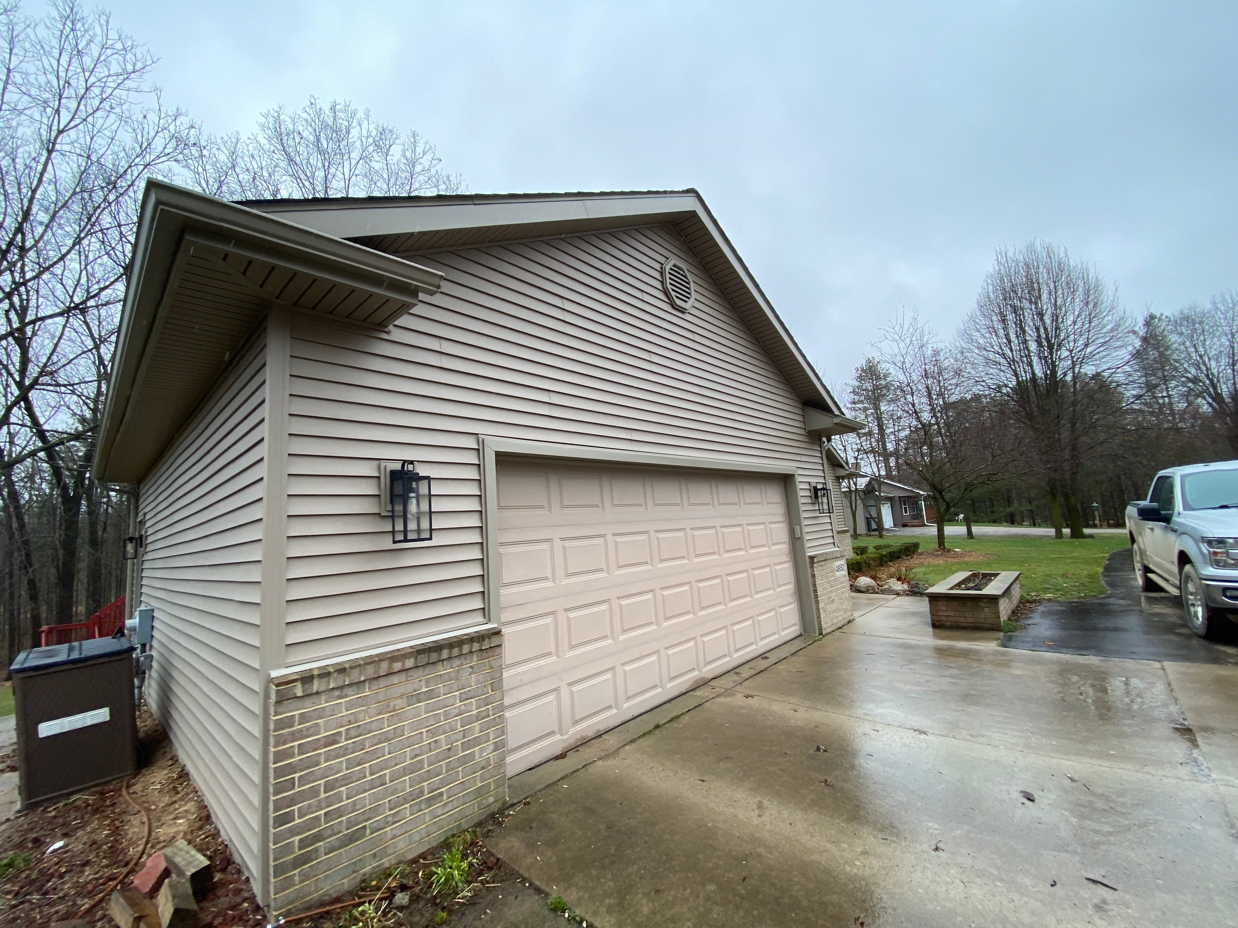 Siding Replacement using Certainteed Restoration Classic D4 by 180 Contractors