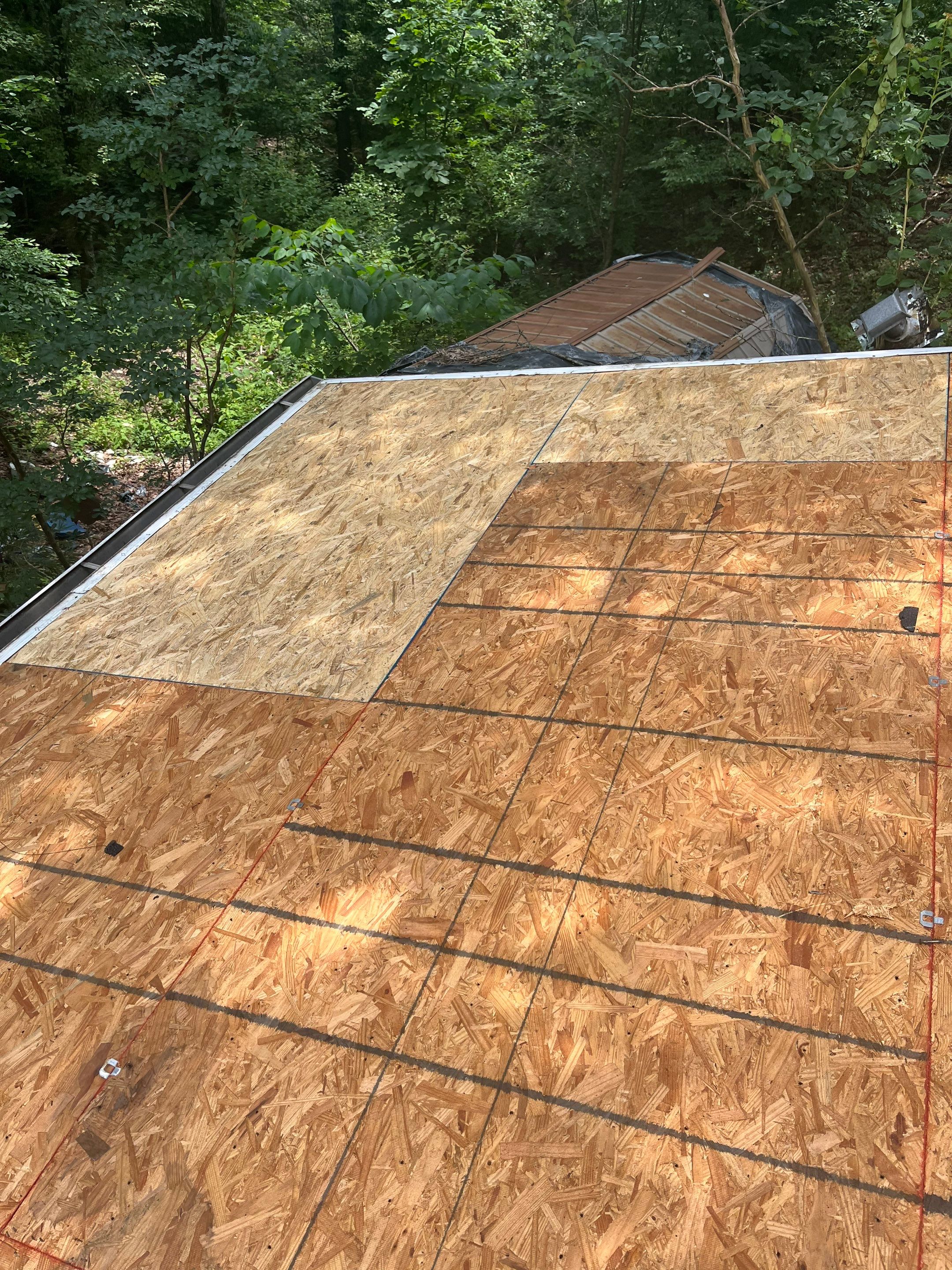 Hot Springs Manufactured Home Roof Replacement and Decking Repair by Temple Roofing and Exteriors