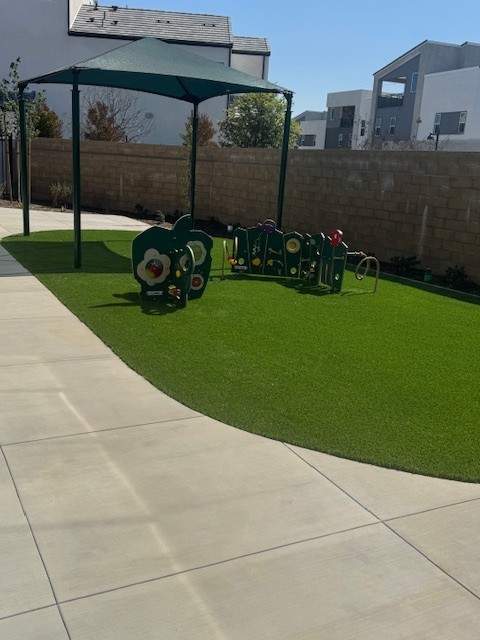 Creme de La Creme Turf Installation in Irvine by Southwest Greens Midwest