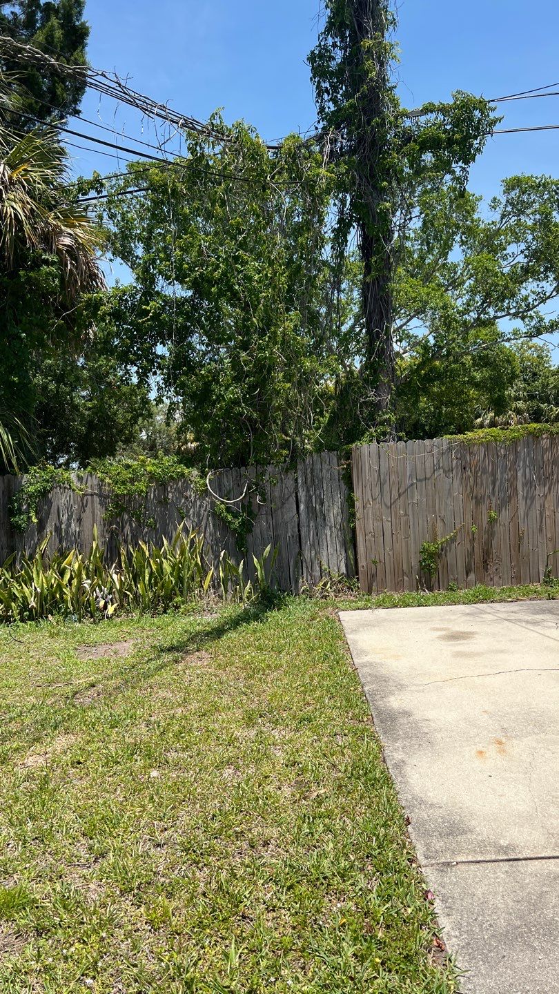 Bradenton, FL 6+2 White Vinyl Privacy Fence  by Asap fence and gates, LLC