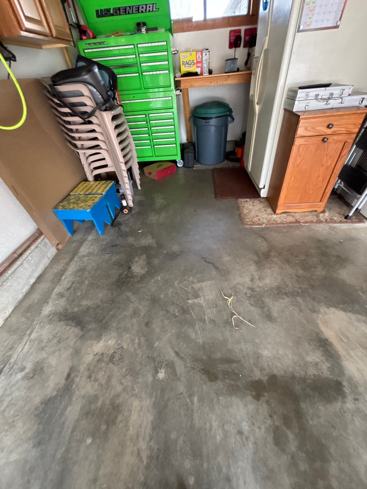 Smoke Flake Garage Floor Coating in Dell Rapids by Select Painting, Coatings & Garage Cabinets
