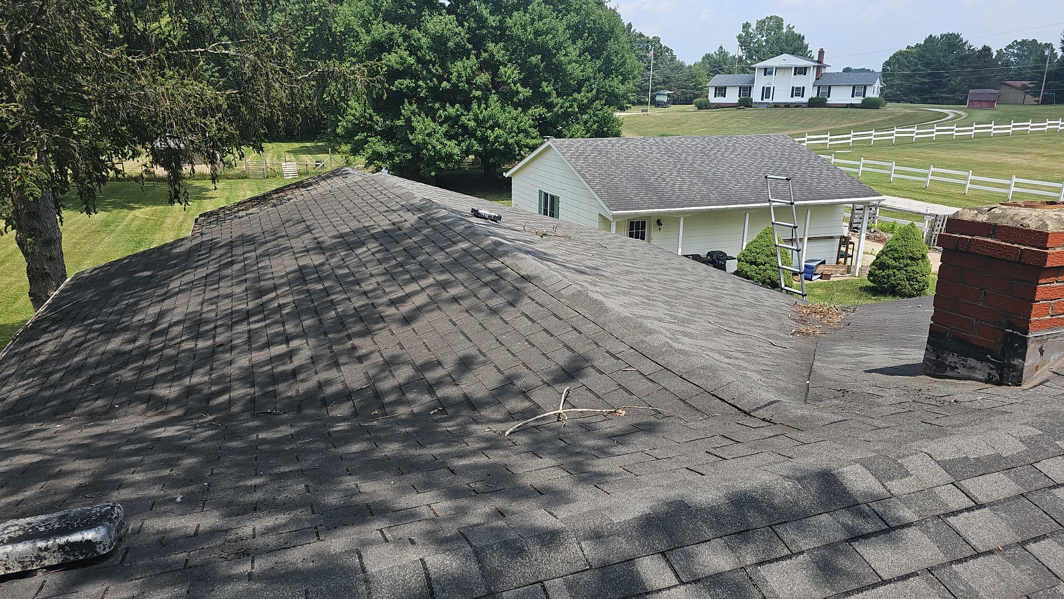ATLAS PINNACLE COLOR: COASTAL GRANITE by Eagle Eye Roofing
