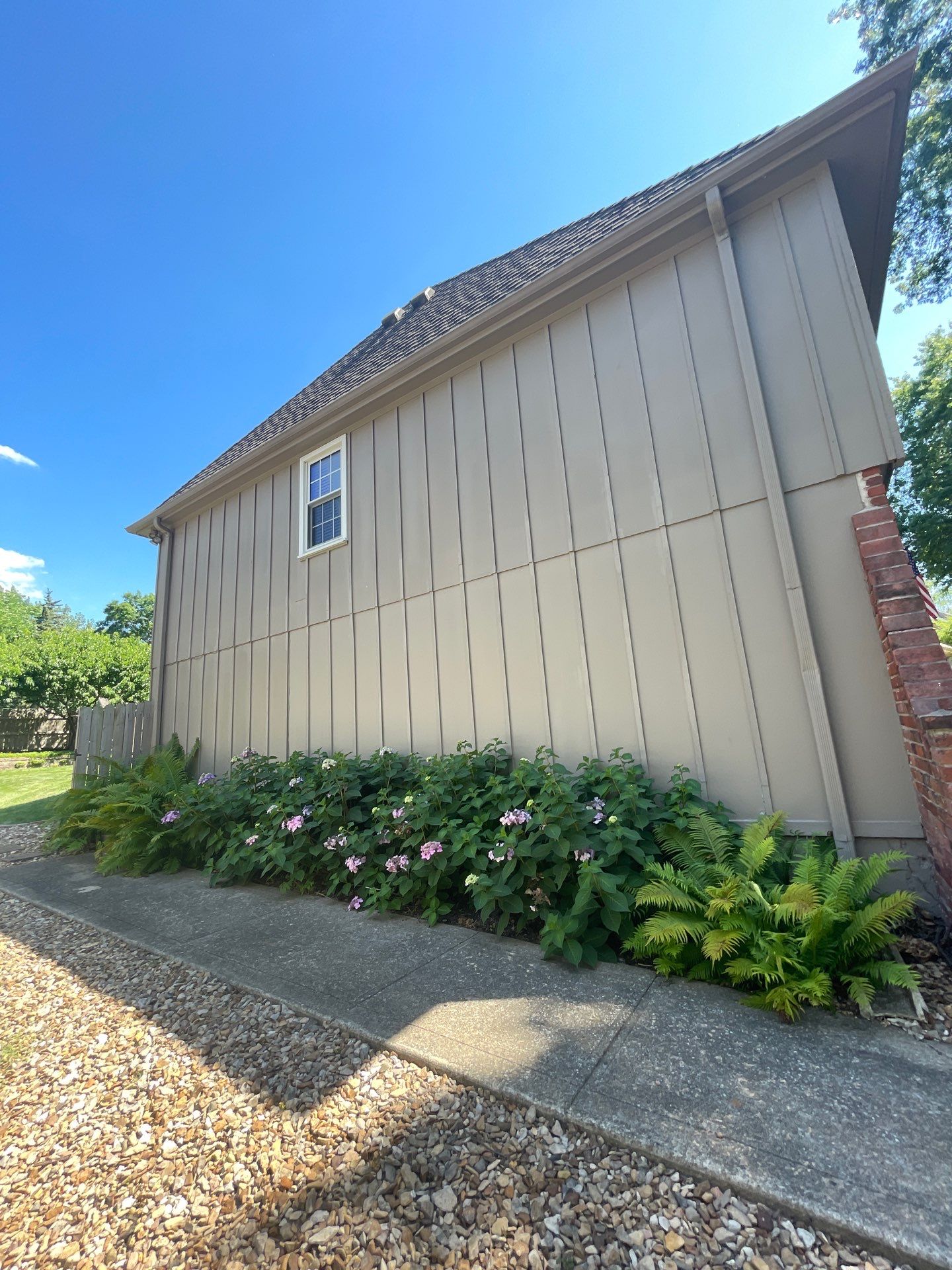 Complete Kansas City Exterior Remodel With IKO Roofing and Craneboard Siding by EEC Windows, Siding & Roofing