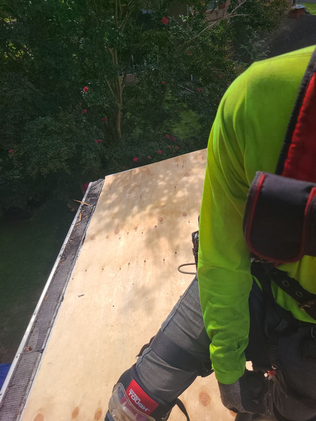 Falls Church: Roof Replacement with CertainTeed Landmark Pro in Max Def Pewterwood by RM Banning, Inc.